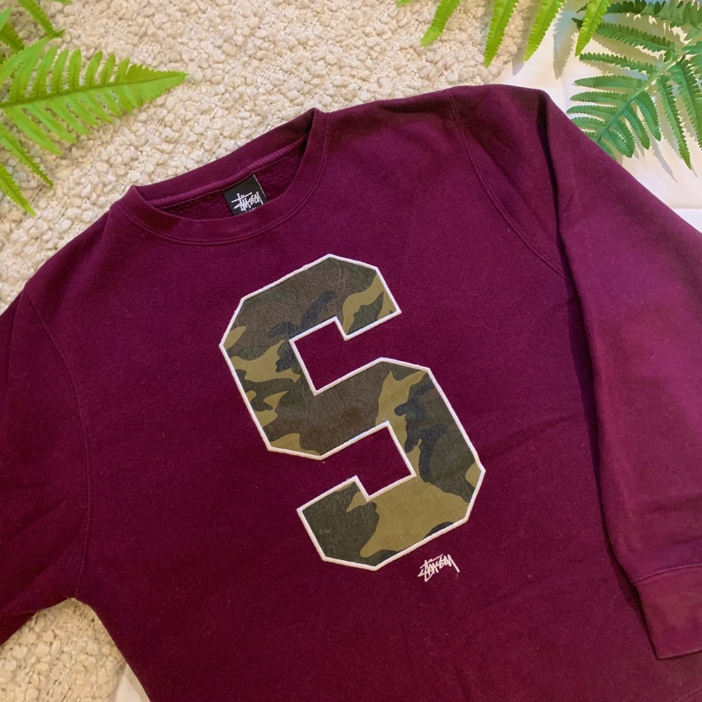 ✨ 3 for 40$✨ Stussy Burgundy and Camo Sweater